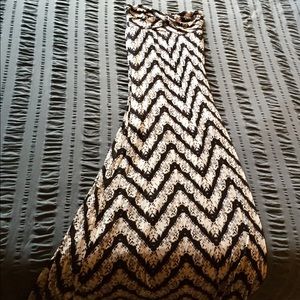 “S.H.E.” Printed Maxi Dress